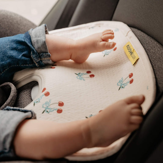 AeroMoov - Zračna podloga za avtosedež skupine 1 - Cherries