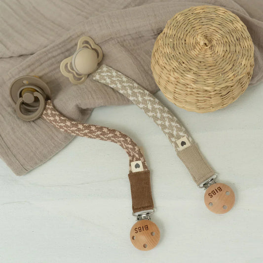 BIBS - Priponka za dudo - Dark Oak/Vanilla
