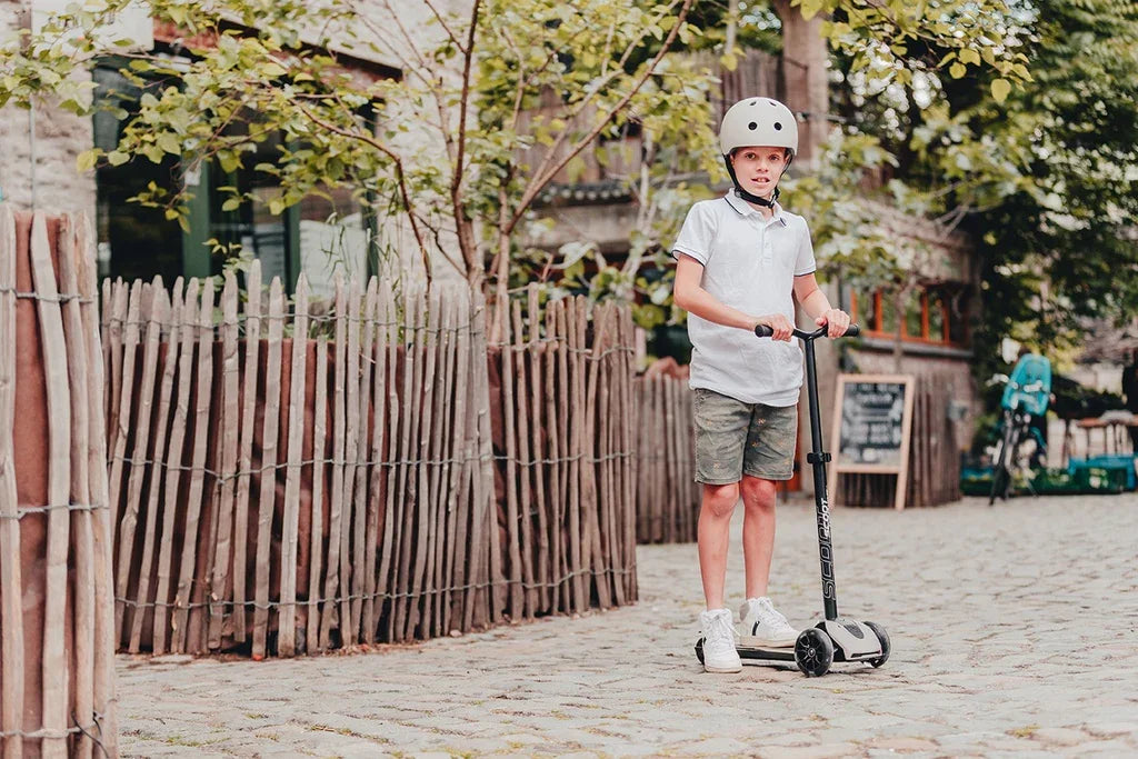 Scoot&Ride - Otroški skiro Highwaykick 5 LED - Ash - SR96440 Luxbaby