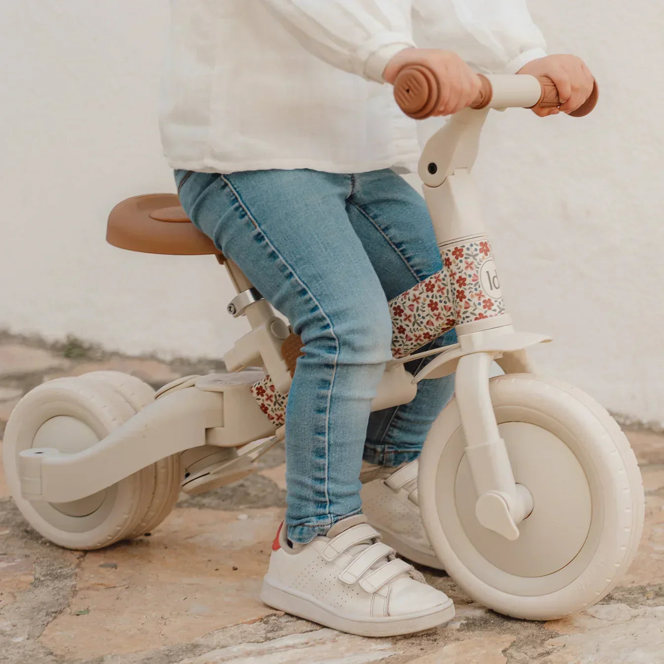 Little Dutch - Otroški tricikel - Sunny Flower (4v1)