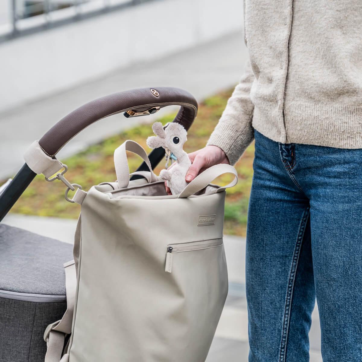 Done by Deer - Previjalni nahrbtnik - Sand