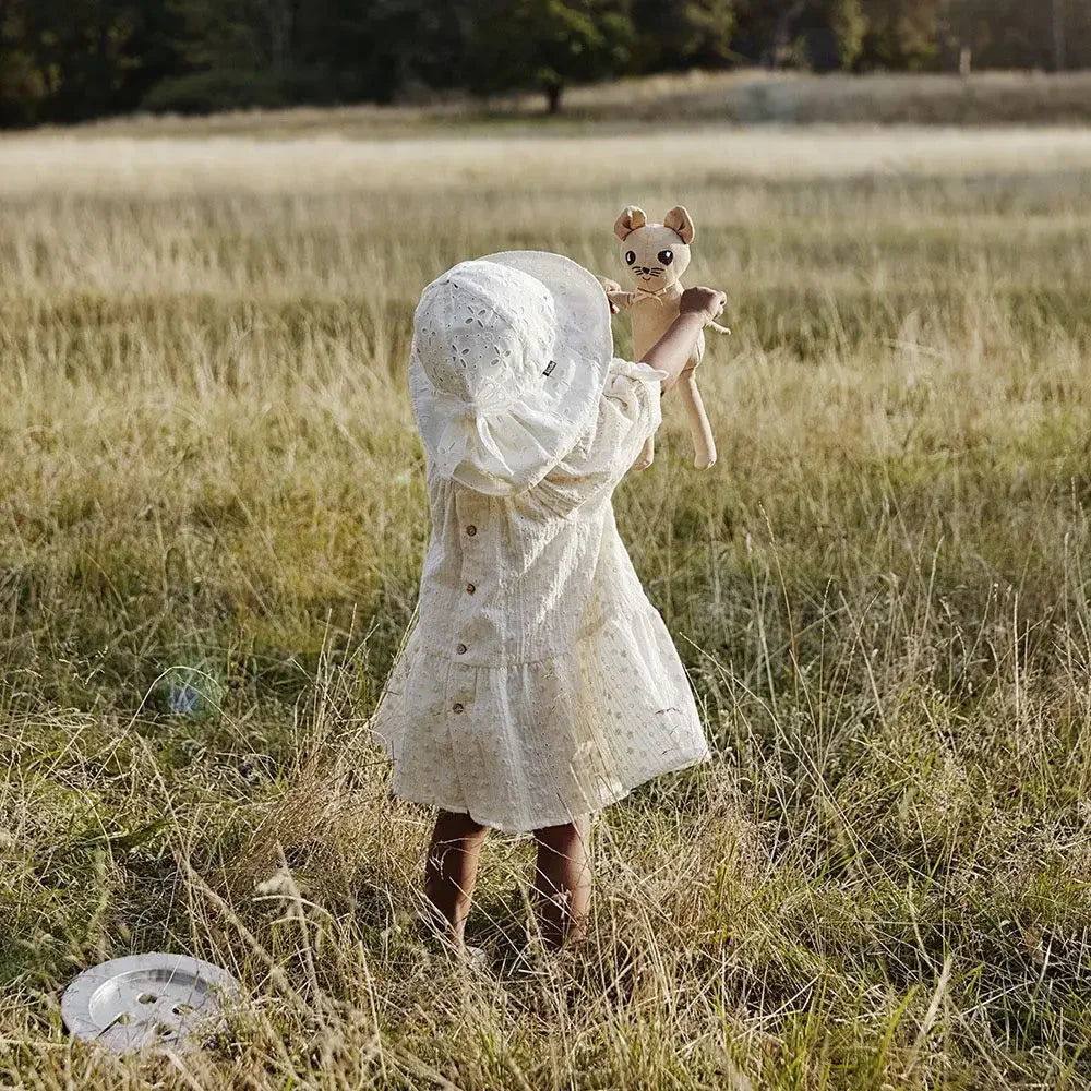 Elodie - Klobuček z UV zaščito - Embroidery Anglaise - Luxbaby