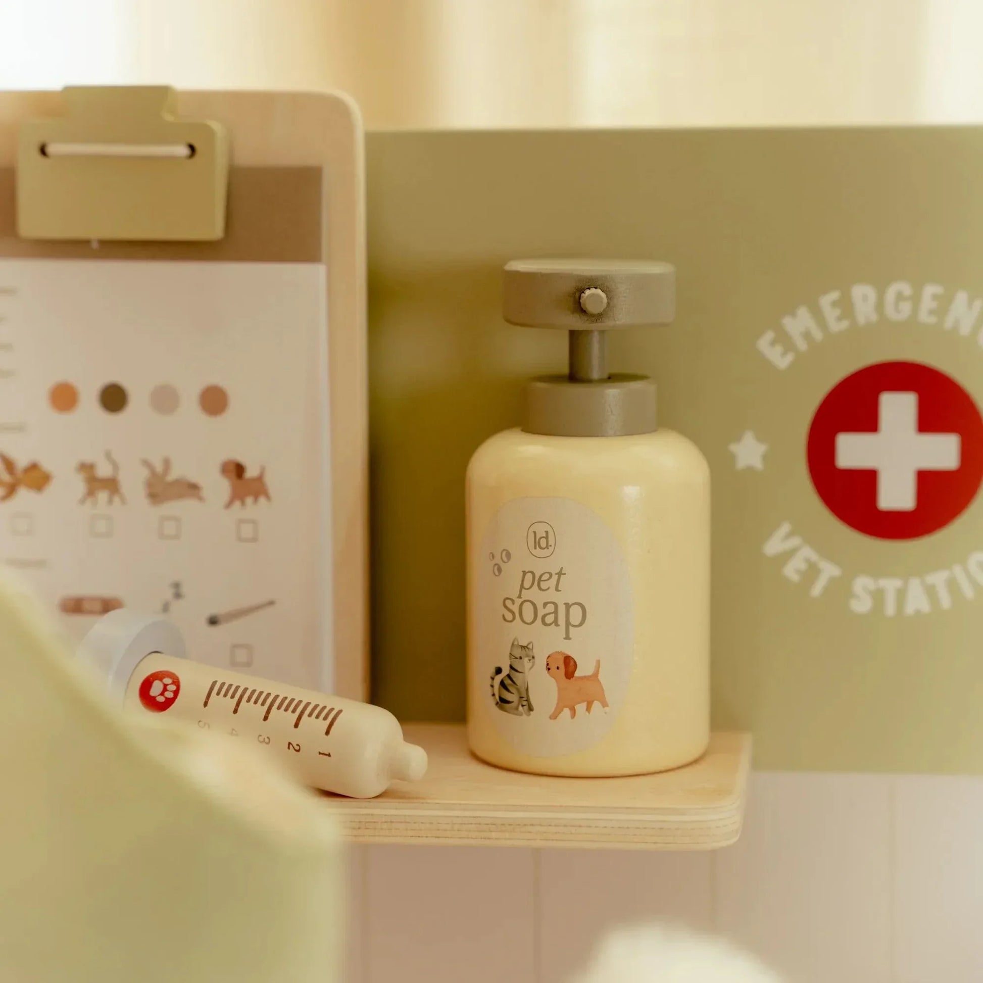 Little Dutch - Otroška lesena veterinarska ordinacija - LD2546 Luxbaby