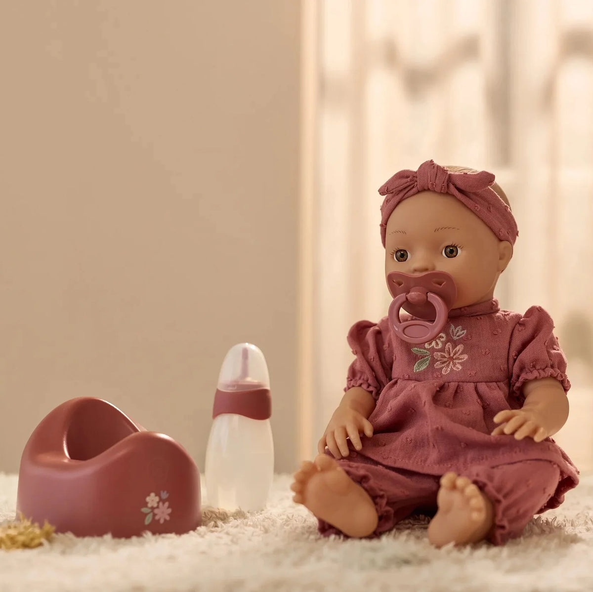 Little Dutch - Punčka - Livia (pije in lula)