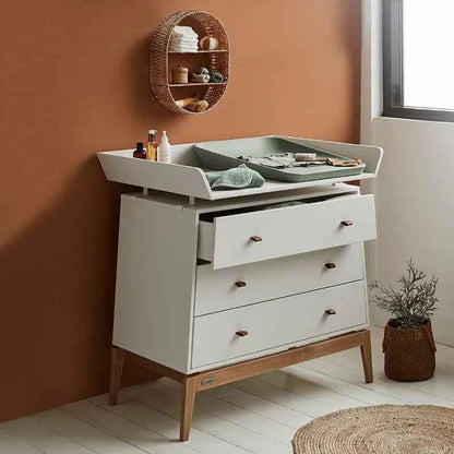Leander - Previjalna podloga Matty™ Sage Green