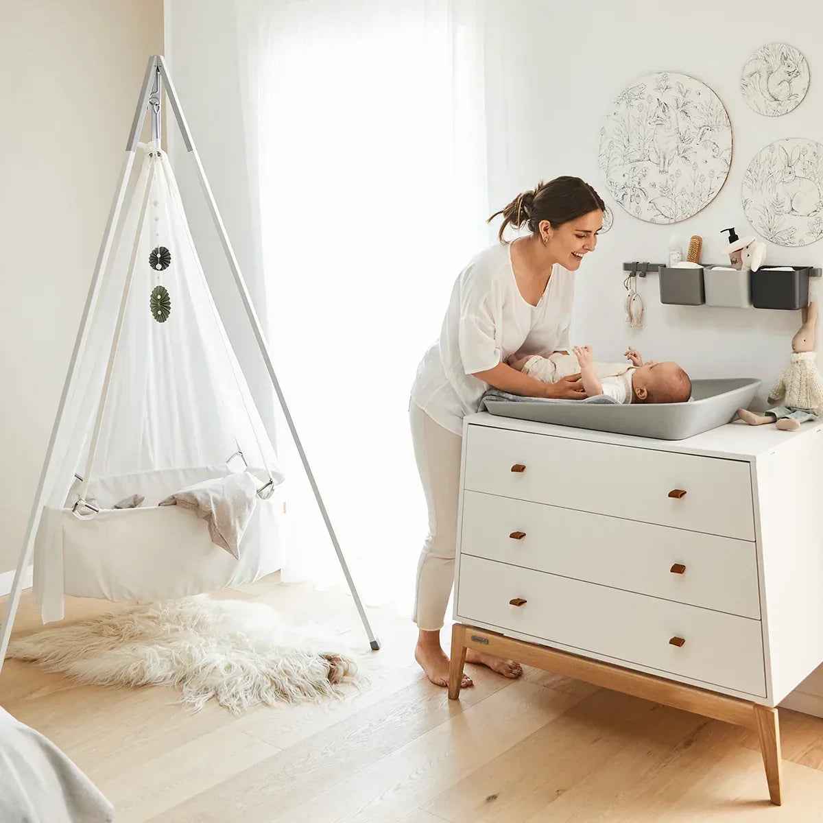 Leander - Previjalna podloga Matty™ Pearl Grey