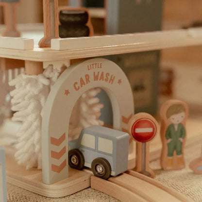 Little Dutch - Wooden railway garage