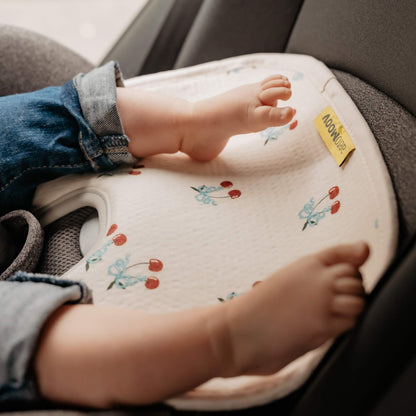 AeroMoov - Zračna podloga za avtosedež skupine 1 - Cherries