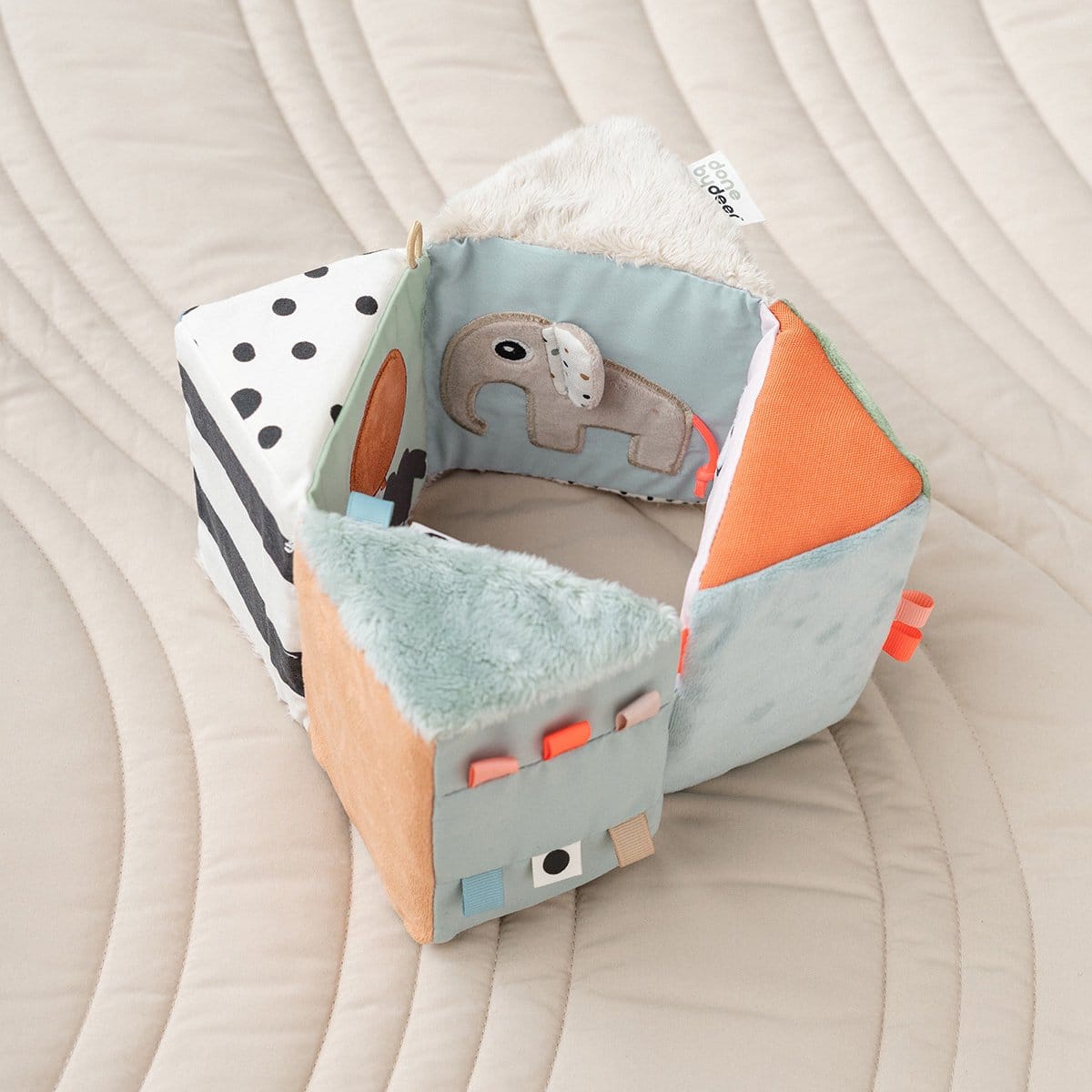 Done by Deer - Zložljiva raziskovalna kocka - Deer Friends