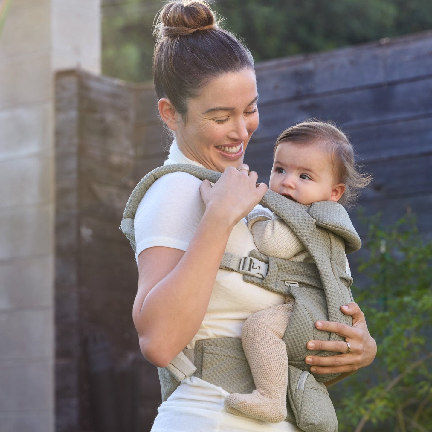 Ergobaby - Omni Deluxe Mesh nosilka - Olive