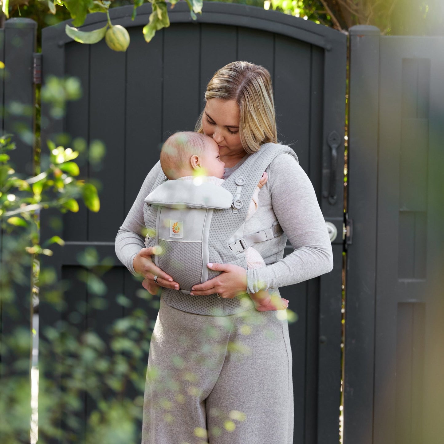 Ergobaby - Adapt Soft Flex Mesh nosilka - Pearl Grey