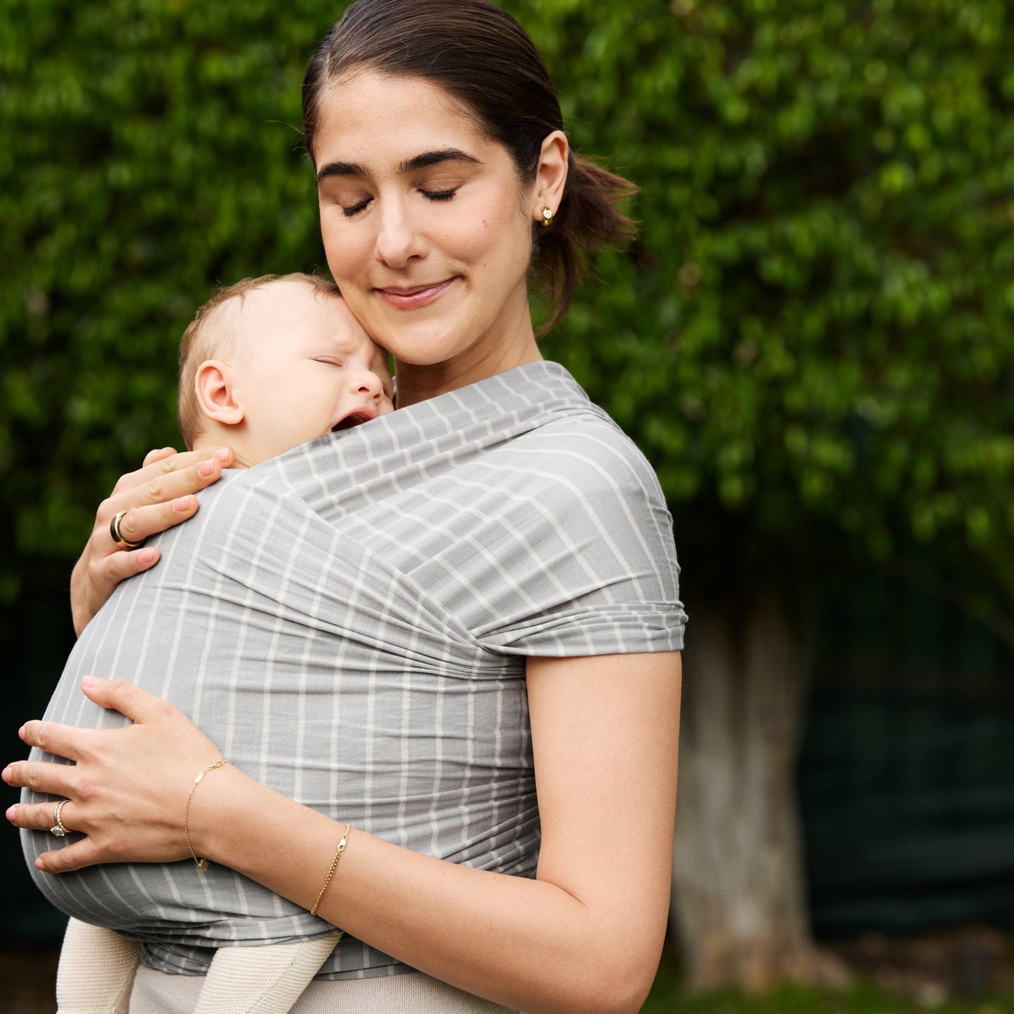 Ergobaby - Aura Wrap trak, Sustainable Knit - Grey Stripes