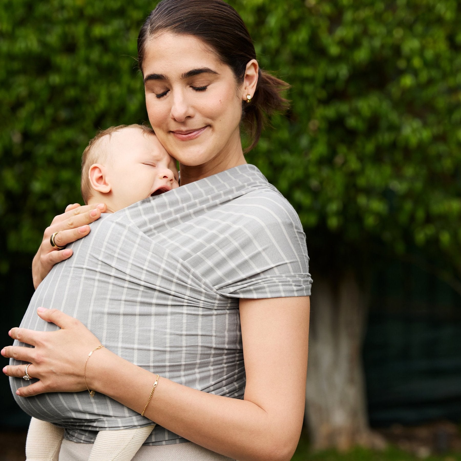 Ergobaby - Aura Wrap trak, Sustainable Knit - Grey Stripes
