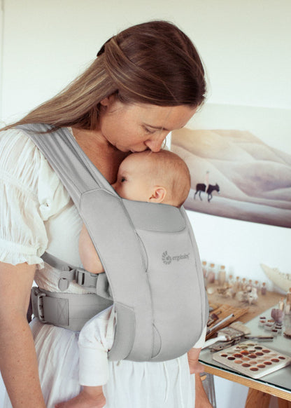 Ergobaby - Embrace Soft Air Mesh nosilka - Soft Grey