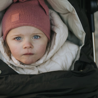 Elodie - Mehka pletena zimska kapa - Rosy Bow