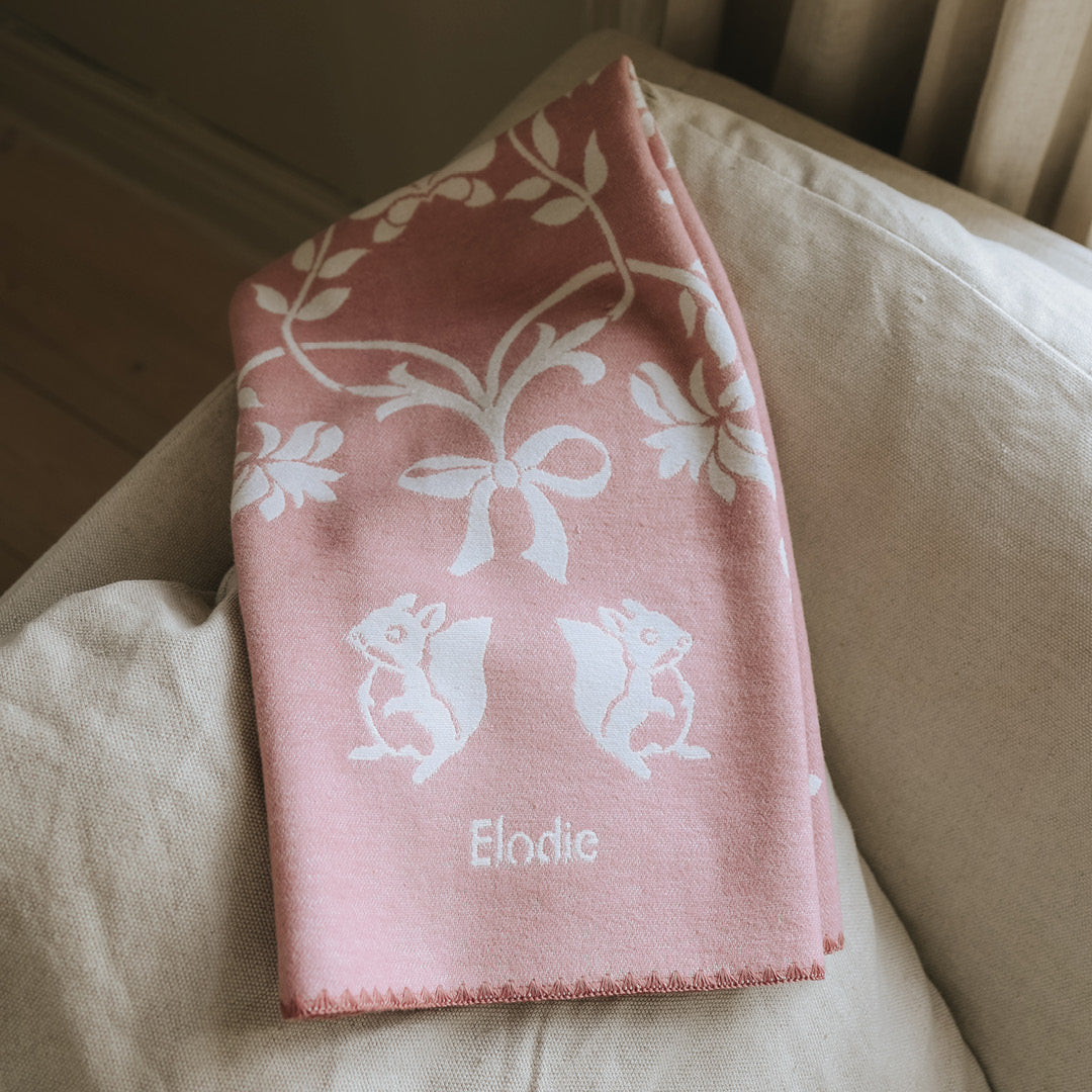 Elodie - Žakardna odejica - Mullberry Pink