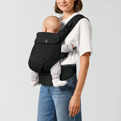 Cybex - Ergonomska nosilka Amya - Magic Black