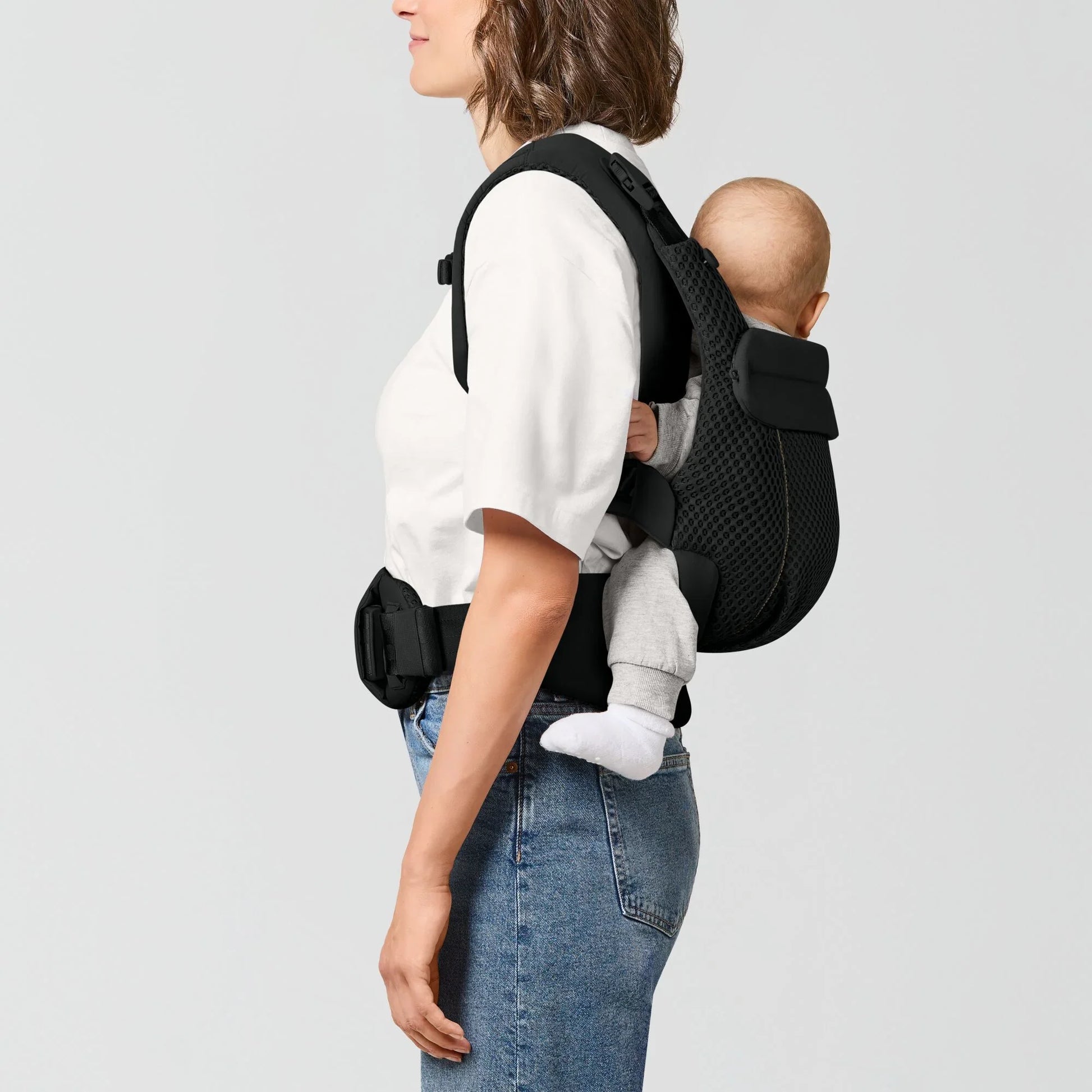 Cybex - Ergonomska nosilka Amya - Magic Black
