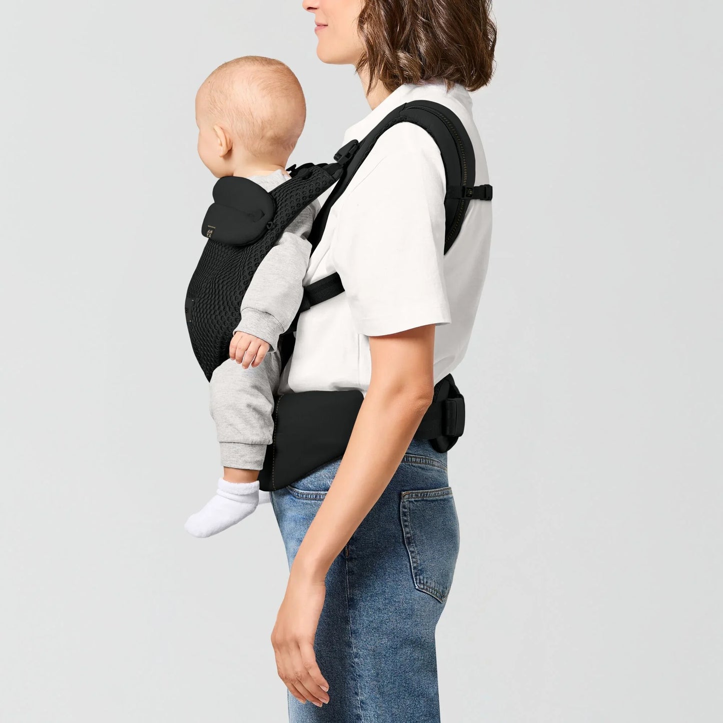 Cybex - Ergonomska nosilka Amya - Magic Black