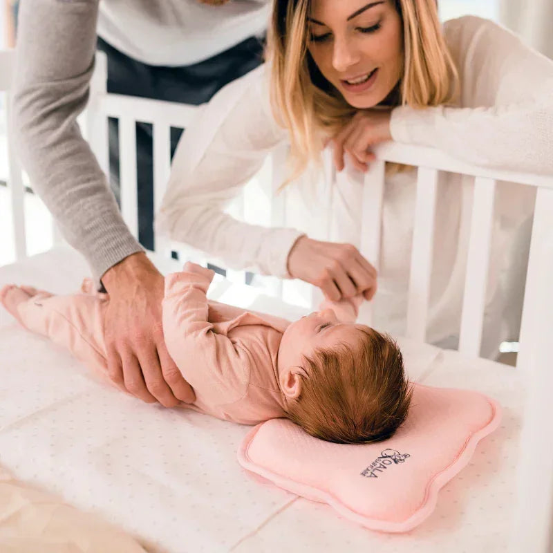 Koala Babycare - Pripomoček za preprečevanje zaležane glavice Perfect Head AIR - Pink