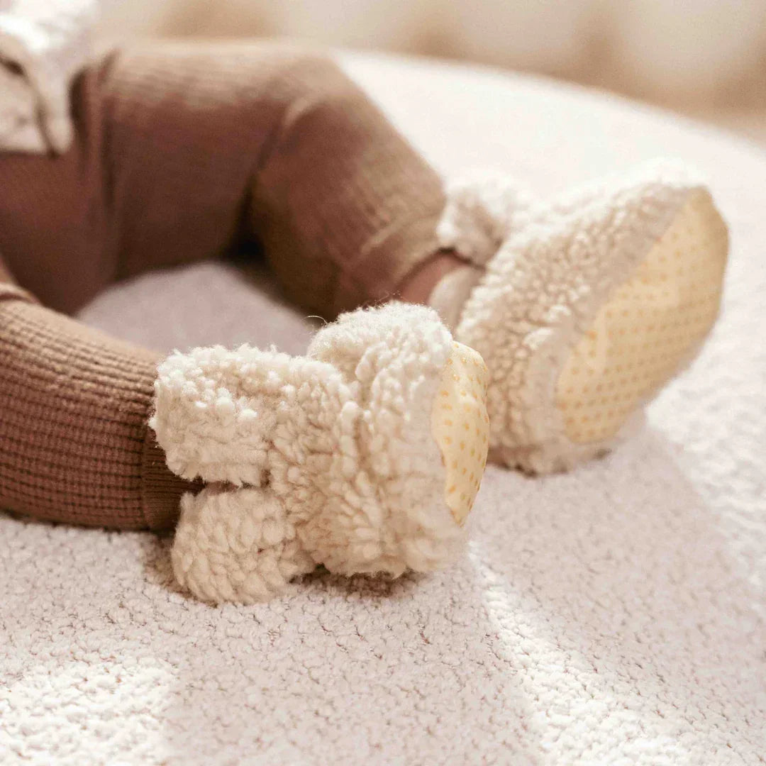 Little Dutch - Teddy otroški copatki - Sand (0-3m)