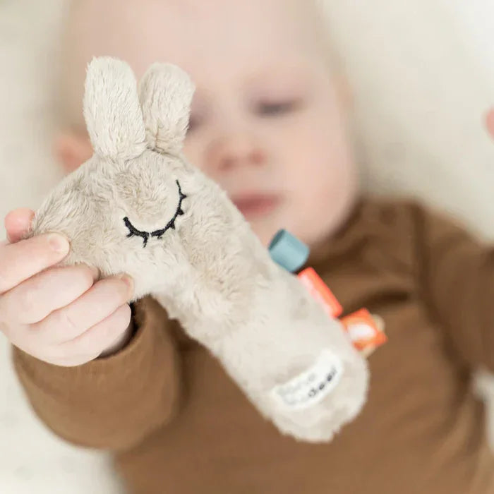 Done by Deer - Piskajoča ropotuljica - Lalee Sand - DBD10933 Luxbaby