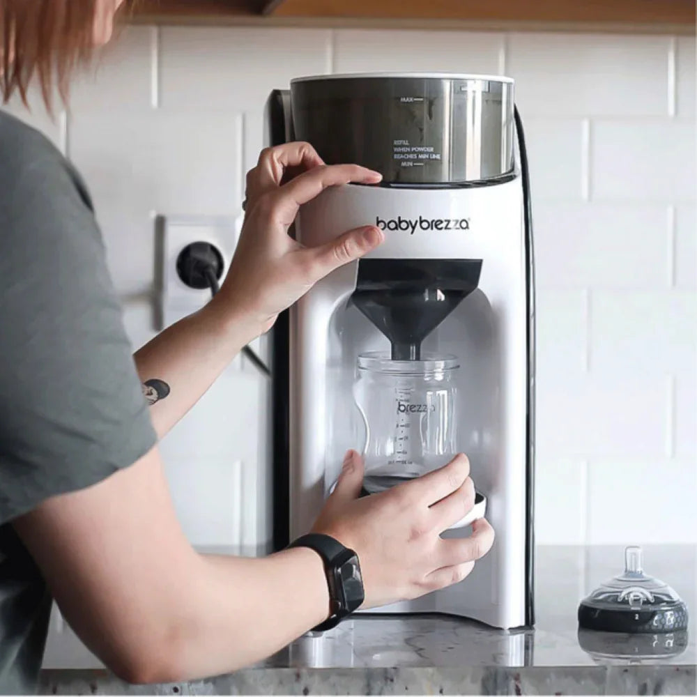 Baby Brezza - Aparat za pripravo adaptiranega mleka - Formula Pro Advanced White - FRP0046 Luxbaby