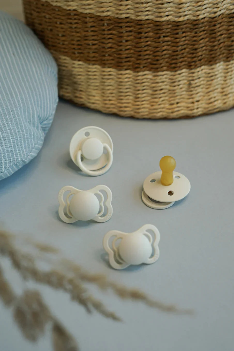 BIBS - Začetni paket 4 dudic, silikon/lateks - Ivory (različni cuclji) - 91340 Luxbaby