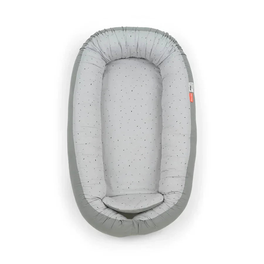 Done by Deer - Gnezdece - Confetti Grey