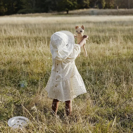 Elodie - Klobuček z UV zaščito - Embroidery Anglaise - Luxbaby