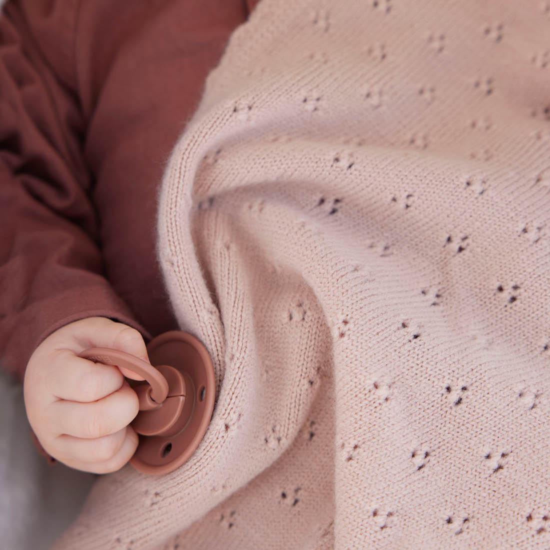 Elodie - Pletena odejica Pointelle - Blushing Pink