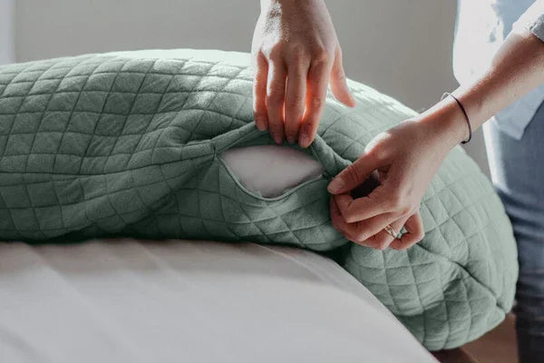 Beaba - Blazina za nosečnice in dojenje - Big Flopsy Sage Green - B508174 Luxbaby